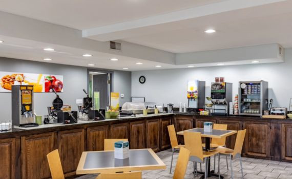 Quality Inn 76 Central