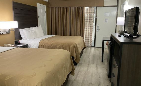 Quality Inn 76 Central