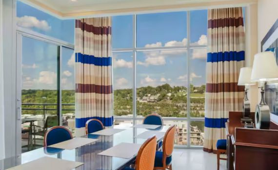 Hilton Convention Center Hotel